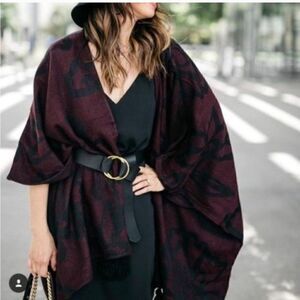 Cleobella Sevigny Capelet Poncho‎ Wrap women's One Size black/purple print